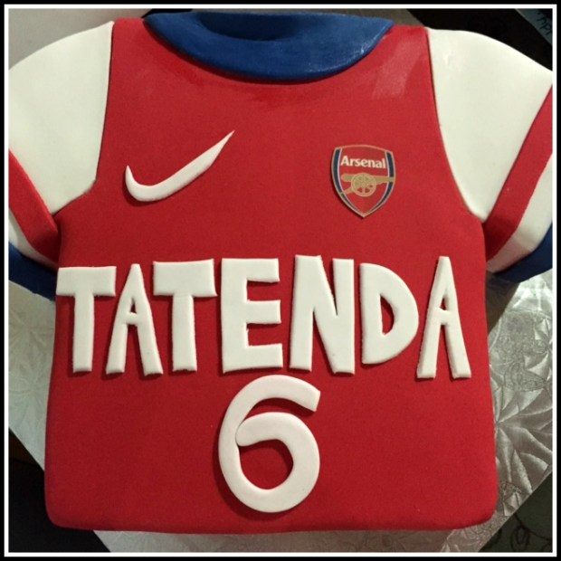 Arsenal jersey cake