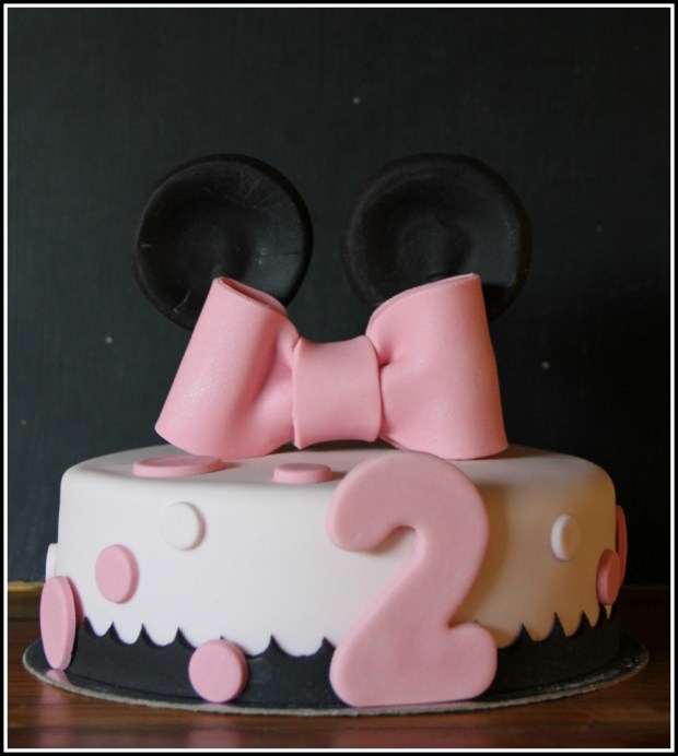 Minnie Mouse cake